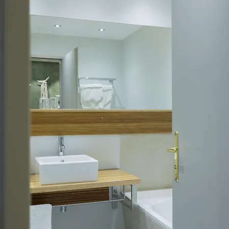 Seehotel Engstler Фельден-ам-Вёртер-Зе
