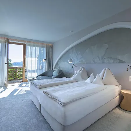 Seehotel Engstler Отель Фельден-ам-Вёртер-Зе